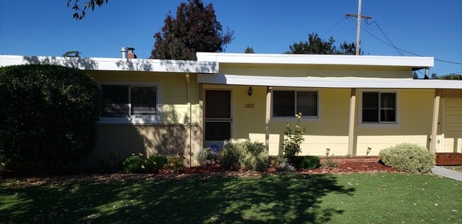 1999 Grosse Ave in Santa Rosa, CA - Building Photo - Building Photo