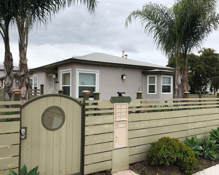 4366 Iowa St in San Diego, CA - Foto de edificio