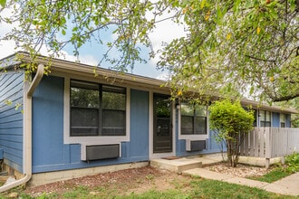 Willowood (OH) in Grove City, OH - Building Photo - Building Photo