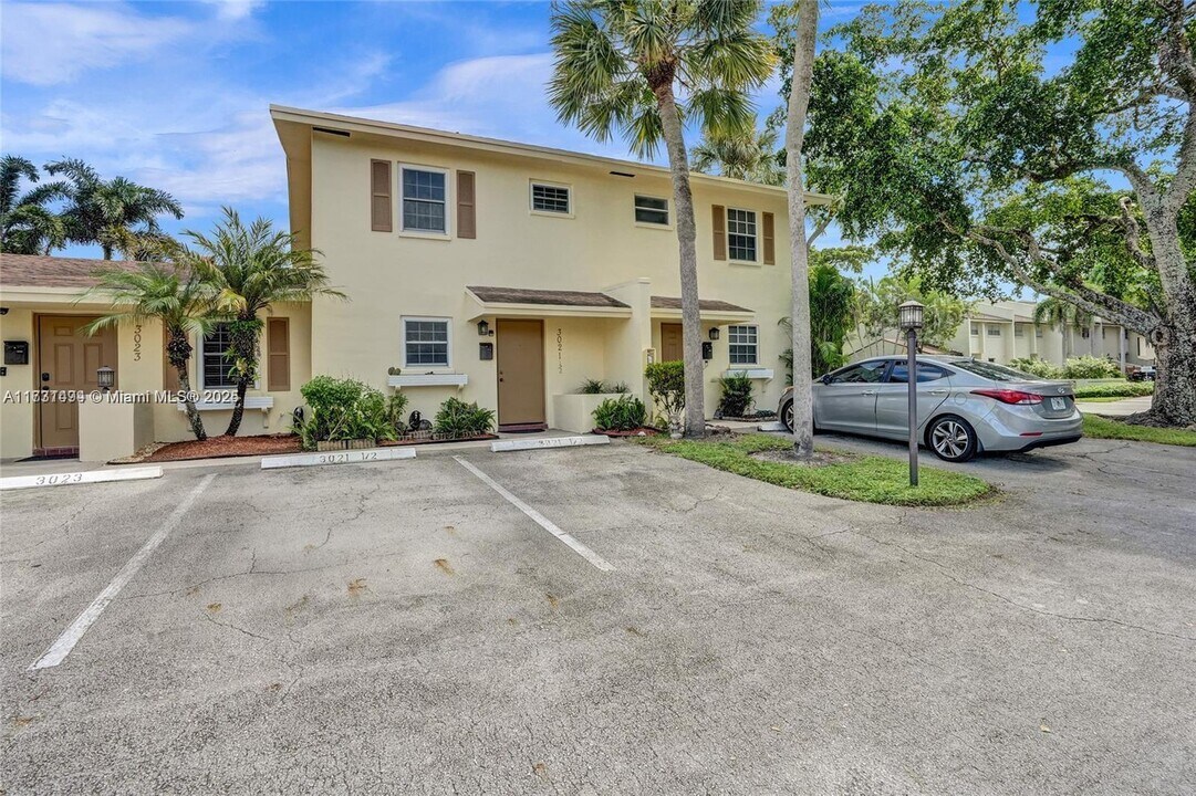 3021 NW 68th St in Fort Lauderdale, FL - Building Photo