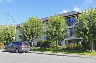 Nottingham in White Rock, BC - Building Photo