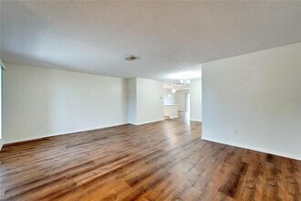 1010 Yellowbird Pl in Sun City Center, FL - Building Photo - Building Photo