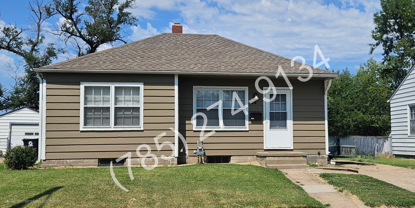 524 Montrose St in Salina, KS - Building Photo