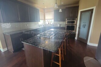 3684 Nottingham Dr in Richland, WA - Building Photo - Building Photo