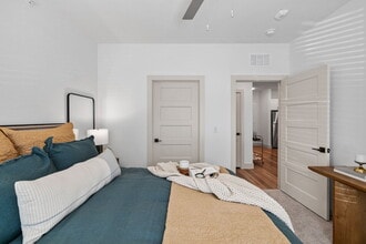 Enclave Creedmoor in Creedmoor, TX - Foto de edificio - Building Photo