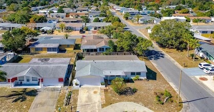 11705 Meredith Ln in Port Richey, FL - Foto de edificio - Building Photo