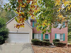 1027 Shadow Lake Dr in Lithonia, GA - Building Photo