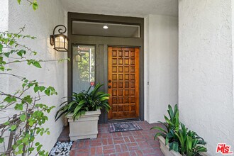 1548 Michael Ln in Los Angeles, CA - Building Photo - Building Photo