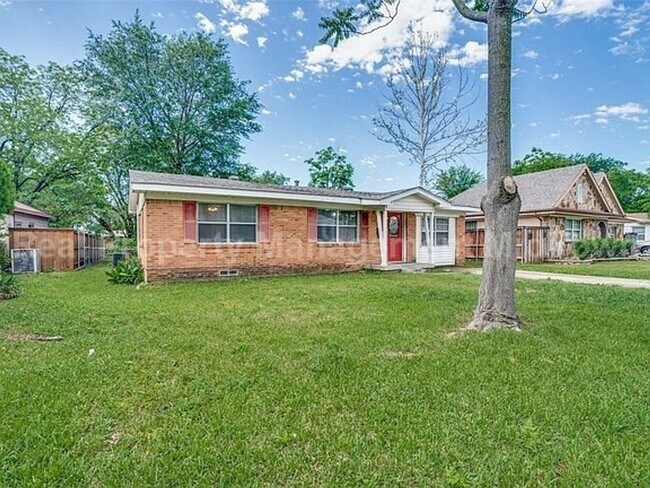 222 Pecos St in Garland, TX - Building Photo - Building Photo