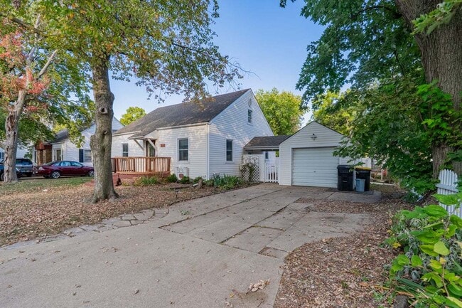4 University Ct in Normal, IL - Building Photo - Building Photo