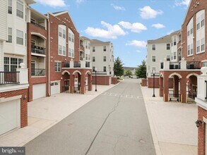 9200 Charleston Dr in Manassas, VA - Foto de edificio - Building Photo