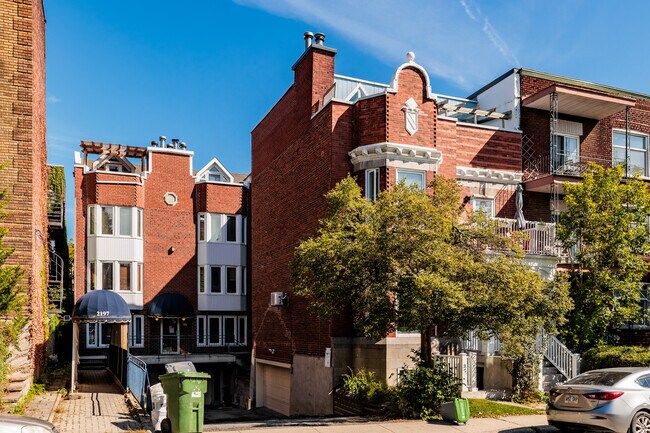 2197 Prud'homme Av in Montréal, QC - Building Photo - Primary Photo