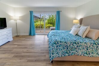 96 Glades Blvd in Naples, FL - Building Photo - Building Photo