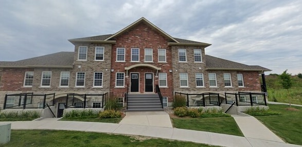 property at 480 Lonsberry Dr