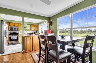 42 Bateman Way in Hillsborough, NJ - Building Photo - Building Photo