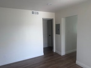 6204 Stine Rd in Bakersfield, CA - Building Photo - Building Photo