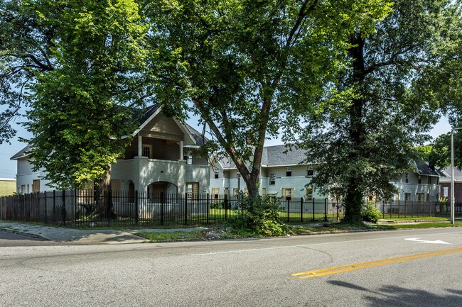 1058 Peabody Ave