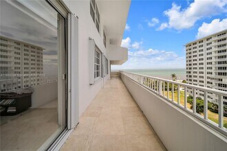 199 Ocean Lane Dr, Unit 901 in Key Biscayne, FL - Building Photo - Building Photo