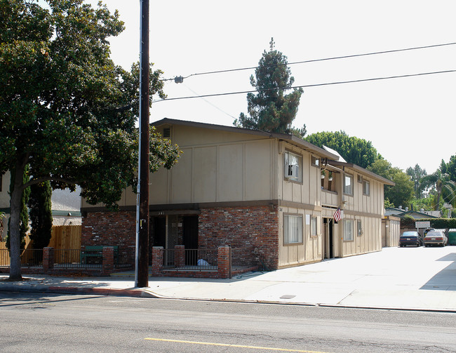 341 S Lemon St in Orange, CA - Building Photo - Building Photo