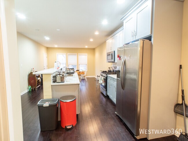 1906 W 17th St in Chicago, IL - Building Photo - Building Photo