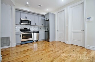 1576 Lincoln Place in Brooklyn, NY - Building Photo - Floor Plan