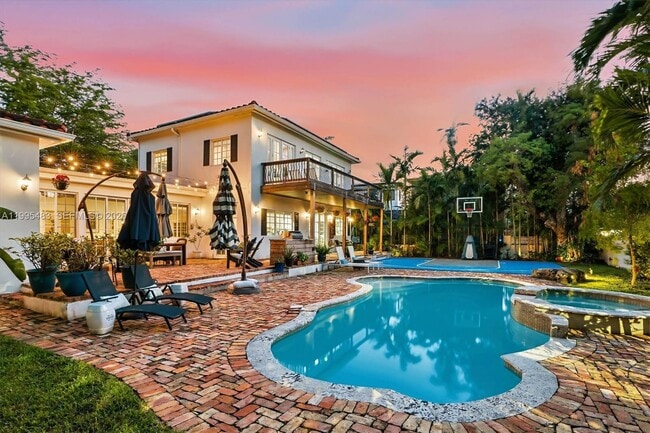 property at 9636 NE 5th Avenue Rd