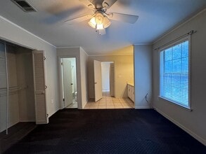 207 Pinoak Ct in Crestview, FL - Building Photo - Building Photo