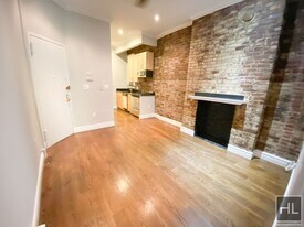 Perry Street in New York, NY - Building Photo