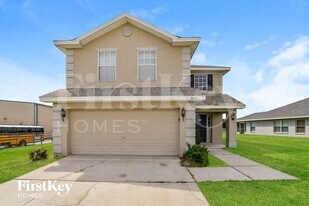 5401 Oro Valley Rd in Auburndale, FL - Building Photo