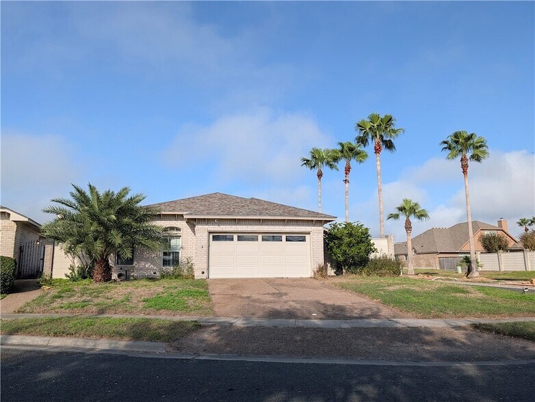 7413 Long S Dr in Corpus Christi, TX - Building Photo