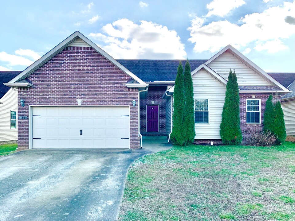 842 Shelton Cir in Clarksville, TN - Building Photo