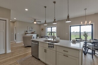 625 Layne Dr, Unit 1 in West Burlington, IA - Building Photo - Building Photo