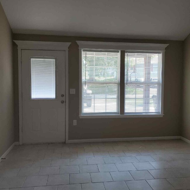 212 N Water St in Warrensburg, MO - Building Photo - Building Photo
