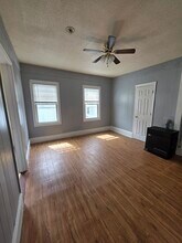 160 Laurel St in Fitchburg, MA - Building Photo - Building Photo