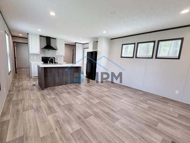 property at 136 Hillside Cir