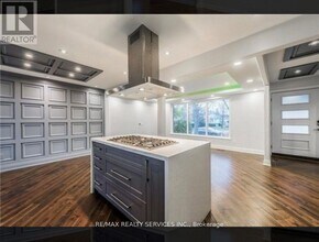 11 Duncan Bull Dr in Brampton, ON - Building Photo - Building Photo