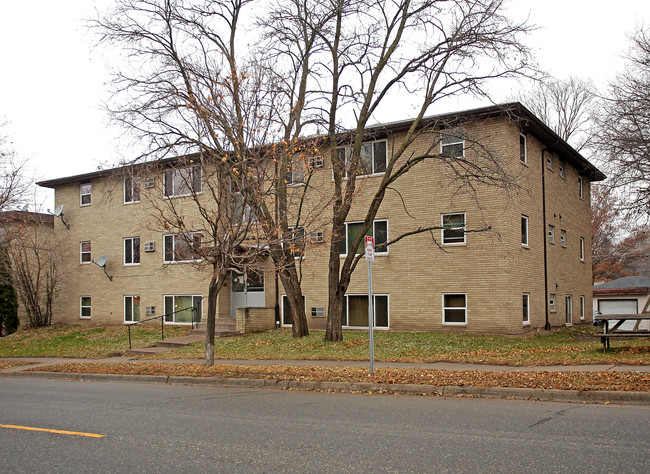 Minnehaha Apartments in St. Paul, MN - Building Photo - Building Photo