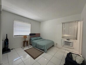 1141 Blue Heron Blvd in West Palm Beach, FL - Building Photo - Building Photo