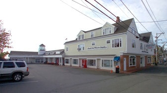 337 Commercial St in Provincetown, MA - Building Photo