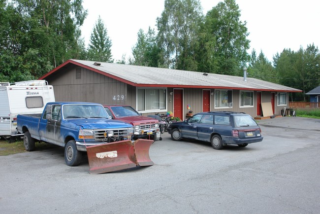 427-449 E 76th Ave in Anchorage, AK - Building Photo - Building Photo