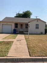 1504 McCauley St in Sweetwater, TX - Building Photo