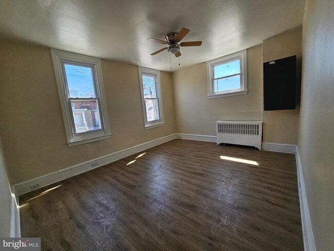 property at 718 S 52nd St