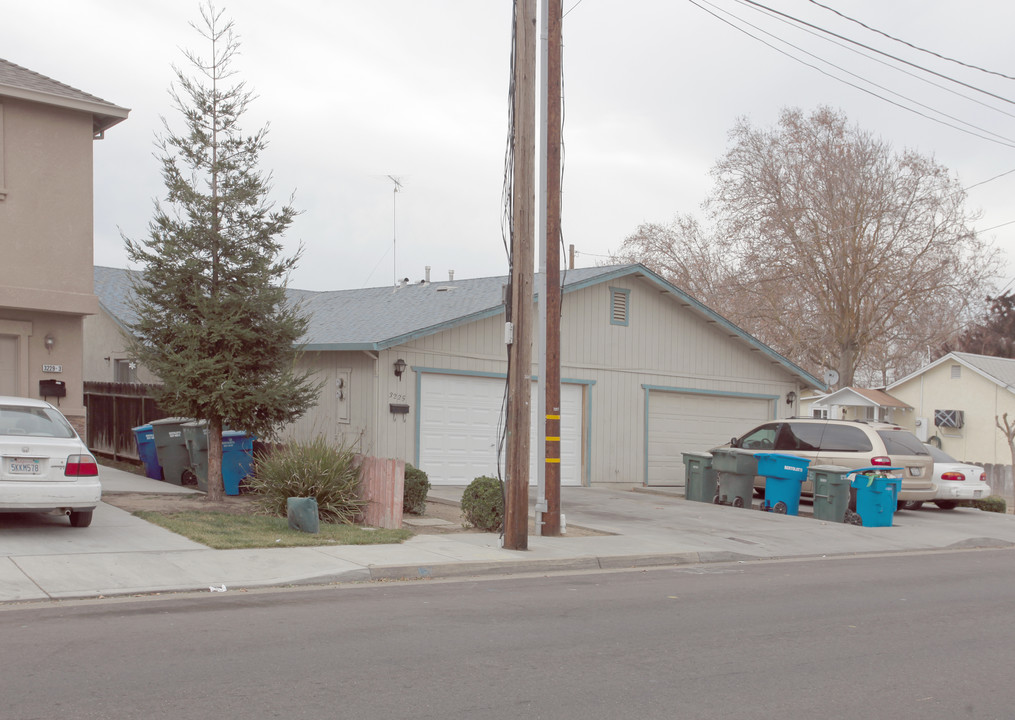 3219-3225 9th St in Ceres, CA - Building Photo