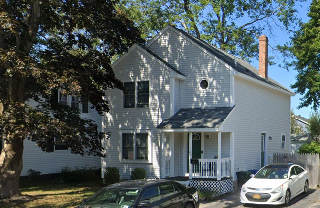 43 Cumberland Rd in South Portland, ME - Foto de edificio - Building Photo