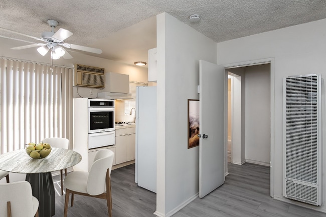 550 N Catalina Ave in Pasadena, CA - Foto de edificio - Building Photo