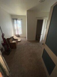 704 Blue Earth St photo'