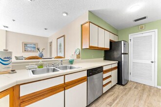 8730 Thomas Dr in Panama City Beach, FL - Building Photo - Building Photo