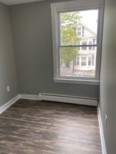 360 Cumberland Ave in Portland, ME - Building Photo - Building Photo