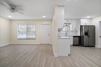 619 108th Ave N in Naples, FL - Building Photo - Building Photo