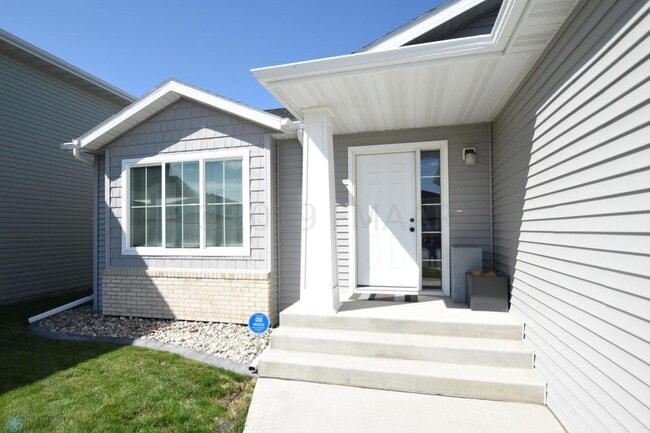 5445 Justice Dr S in Fargo, ND - Building Photo - Building Photo